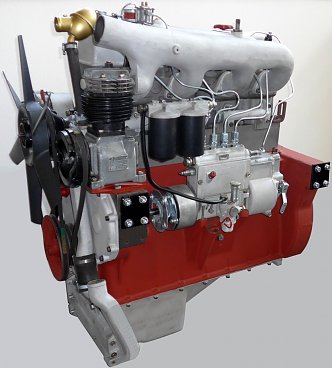 Bild 16: 125 PS Motor 4VD 14,5/12-1, noch mit Ölkühler vor der Ölwanne (Foto: IFA-Museum)