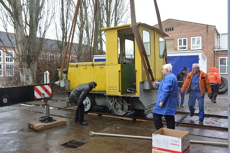Bild: Lok am Haken